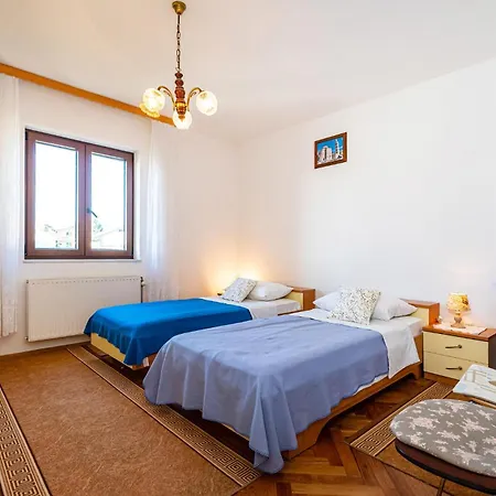 Apartment 2 Bedroom Cozy In Zadar