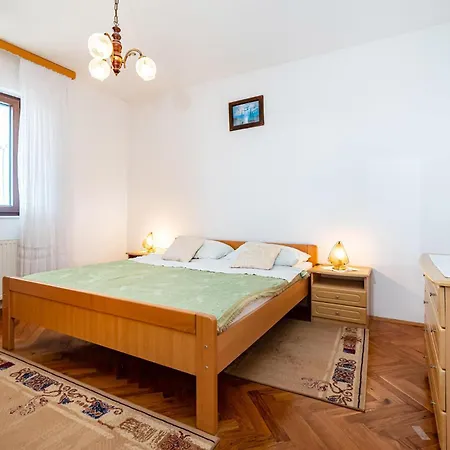 2 Bedroom Cozy In