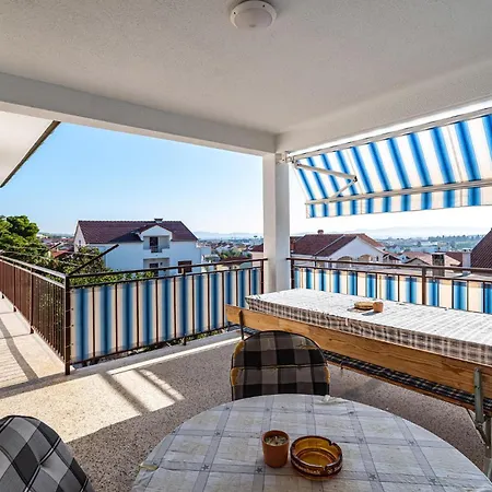 2 Bedroom Cozy In Apartment *