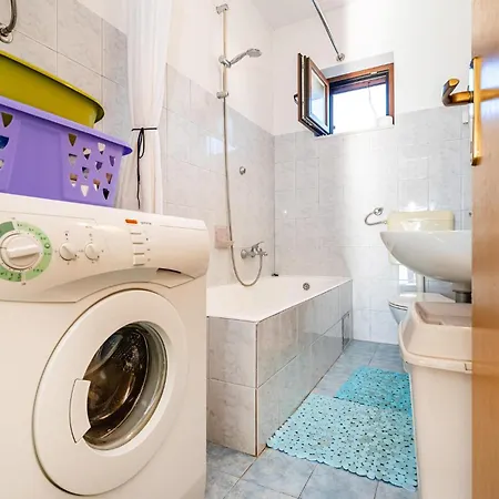 2 Bedroom Cozy In * Zadar