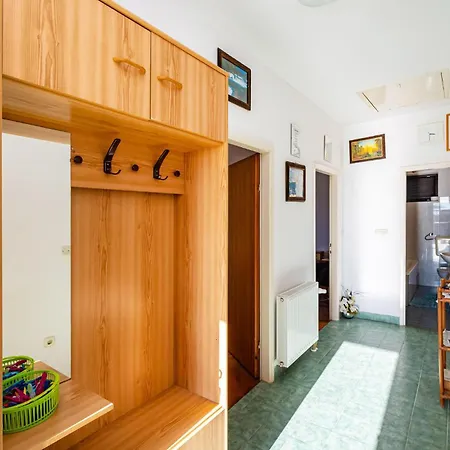 Apartment 2 Bedroom Cozy In *