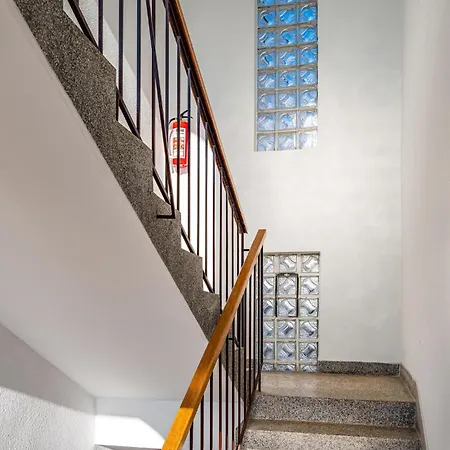 2 Bedroom Cozy In Apartment *
