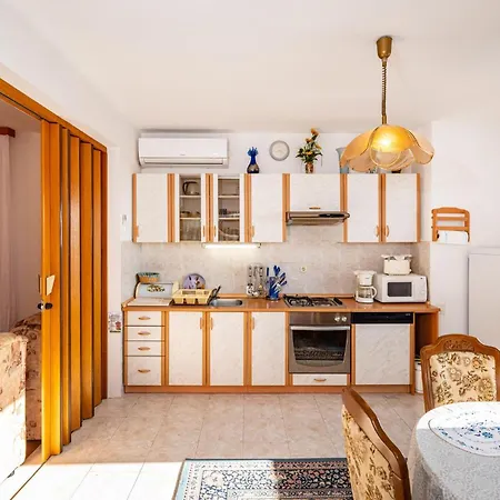 In Διαμέρισμα Ζαντάρ