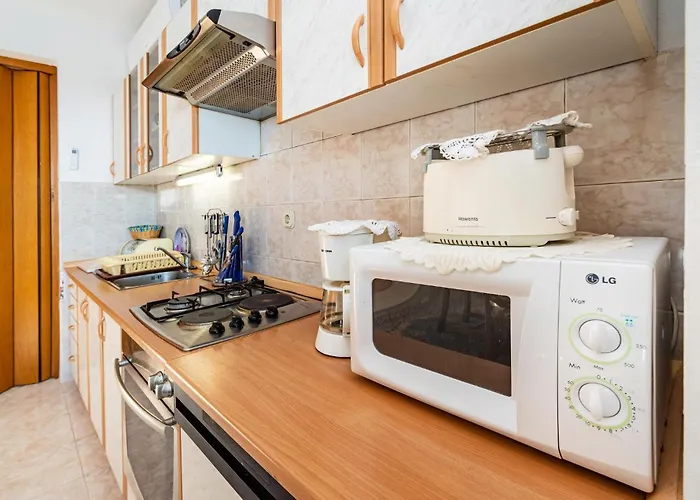 In דירה זאדאר